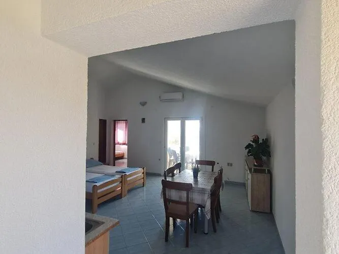 Apartments Robi - Two Bedroom With Terrace Vir 0*,  Croatia