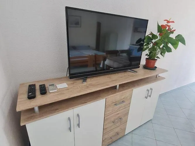Apartments Robi - Two Bedroom With Terrace Vir