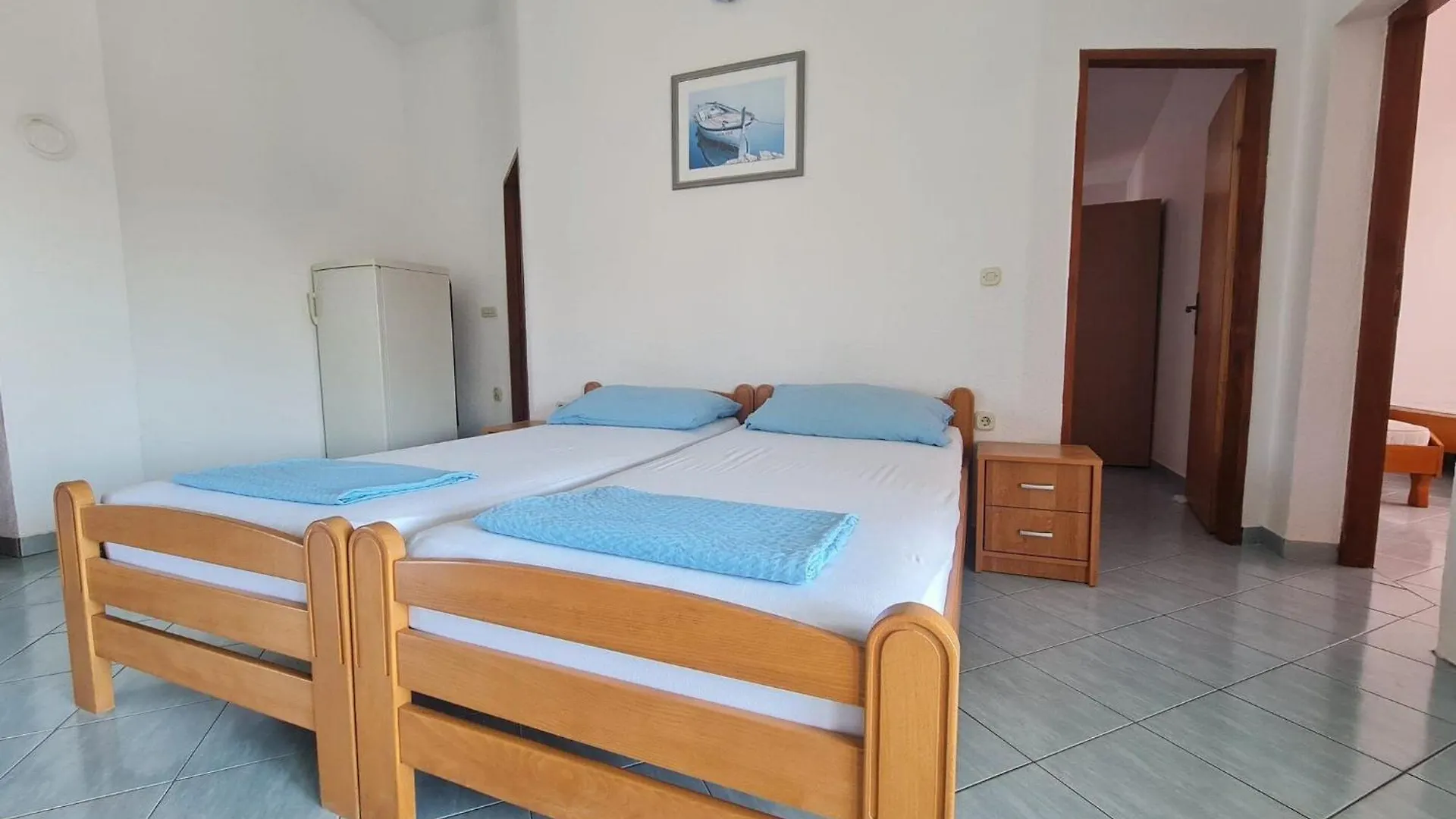 Apartments Robi - Two Bedroom With Terrace Vir 0*,  Croatia
