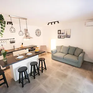  Apartment Old Road