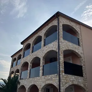  Apartment Ivanic
